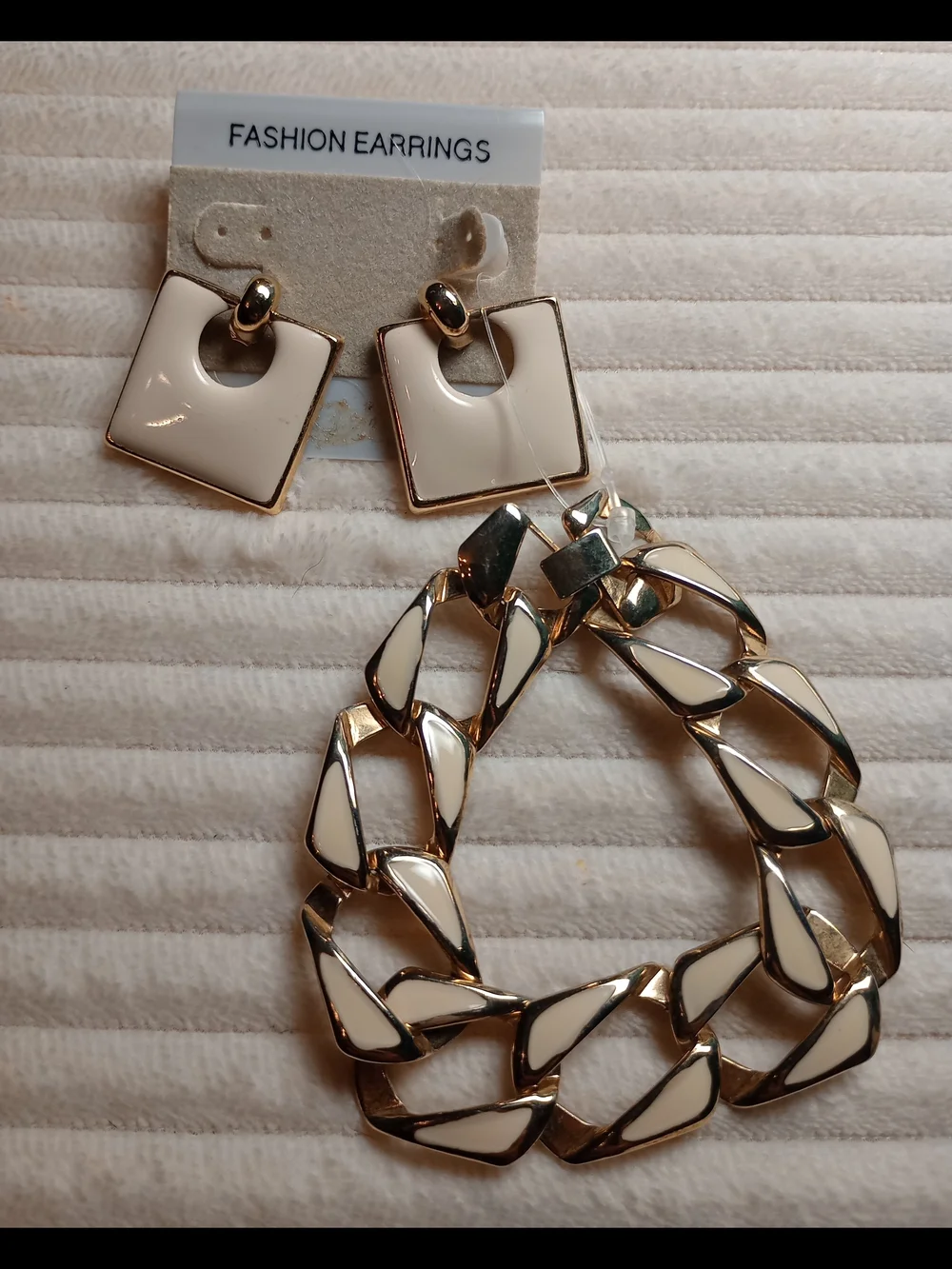 Fashion Jewelry Gold-Tone Chain Bracelet with Cream Enamel Square Drop Earrings